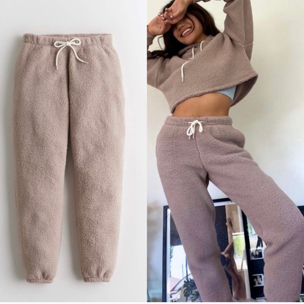 Hollister Gilly Hicks Sherpa joggers & hoodie set